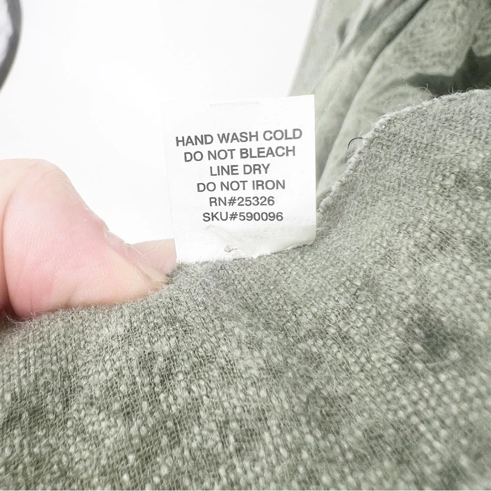 ✅ NWT‎ WORLD MARKET COTTON BLEND GREEN TEXTURED SCARF
